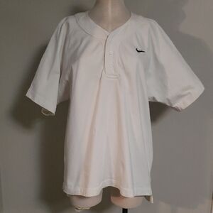 VTG Nike Short-Sleeve Henley Shirt in Off-White with Black Swoosh